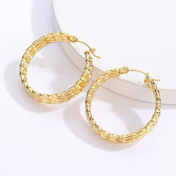 NWT 2 Pairs 18K Gold Hoop Earrings - Picture 2 of 7